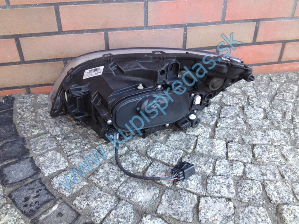 Predné pravé H7 svetlo VOLVO S60 V60  